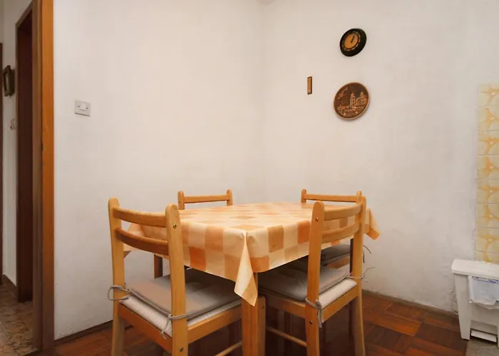 With A Parking Space Baska, Krk - 5412 巴斯卡