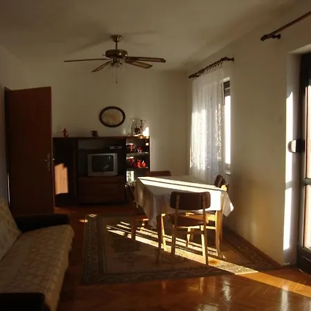 With A Parking Space Baska, Krk - 5412 דירה באסקה